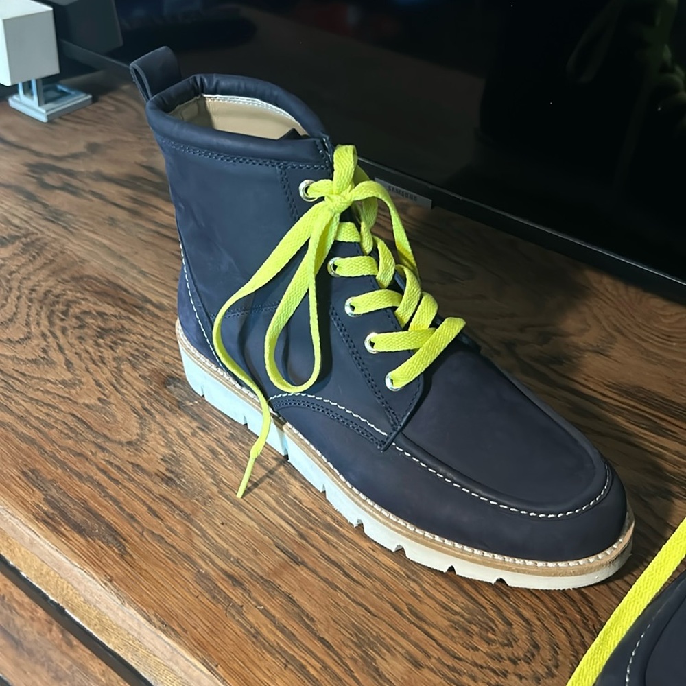 Women’s 7 Boden blue with neon green laces high tops